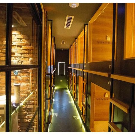Khan Hoang Capsule Hotel Hanoi Buitenkant foto