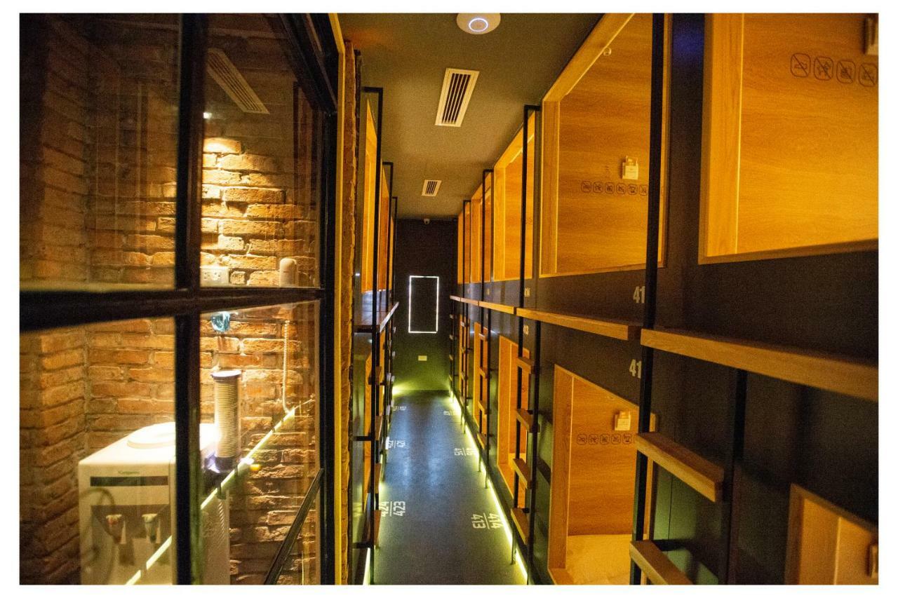Khan Hoang Capsule Hotel Hanoi Buitenkant foto
