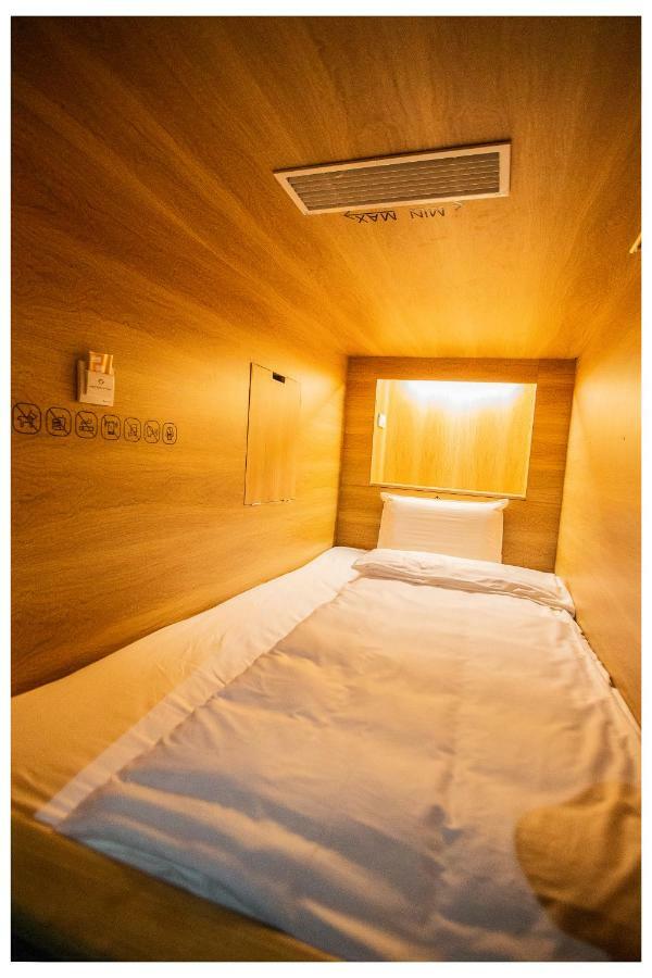 Khan Hoang Capsule Hotel Hanoi Buitenkant foto